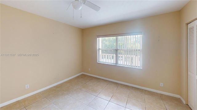 9301 Sunrise Lakes Boulevard 303, Sunrise, FL 33322
