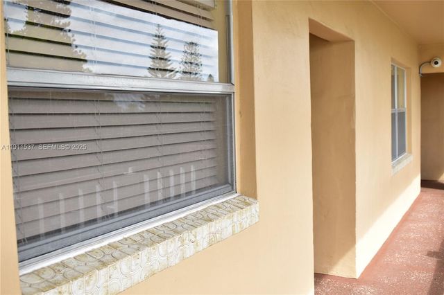 9301 Sunrise Lakes Boulevard 303, Sunrise, FL 33322