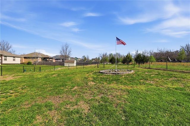 1611 NW Nicholas Drive, Grain Valley, MO 64029
