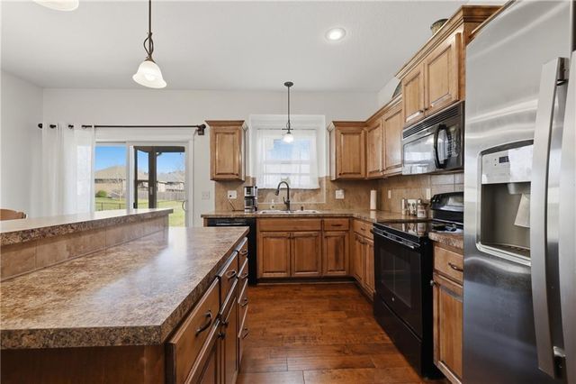 1611 NW Nicholas Drive, Grain Valley, MO 64029