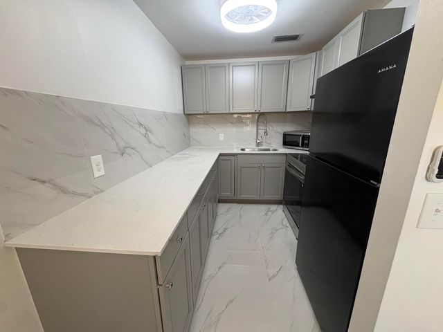 239 Sussex L, West Palm Beach, FL 33417