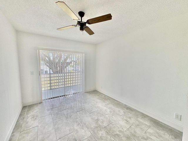 239 Sussex L, West Palm Beach, FL 33417