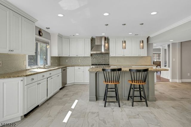 21 Hewlett Rd, Montville Twp., NJ 07082