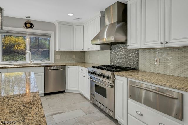 21 Hewlett Rd, Montville Twp., NJ 07082