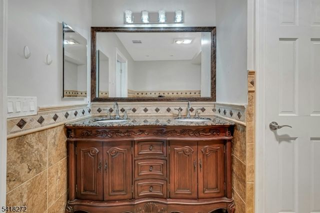 21 Hewlett Rd, Montville Twp., NJ 07082