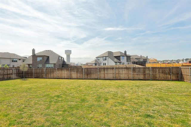 583 E Carol Street, Pilot Point, TX 76258