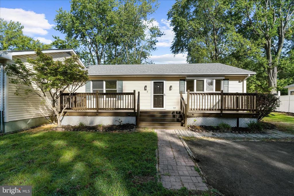 Image 1 of property listing at 102 BOBBITT CT, Stevensville, MD 21666