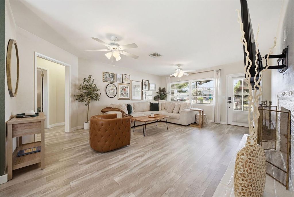 Image 13 of property listing at 1023 GRANADA STREET, Clearwater, FL 33755