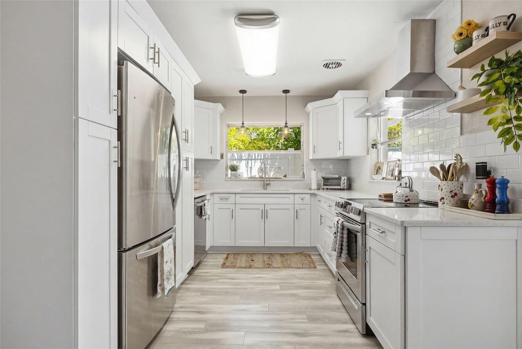 Image 16 of property listing at 1023 GRANADA STREET, Clearwater, FL 33755
