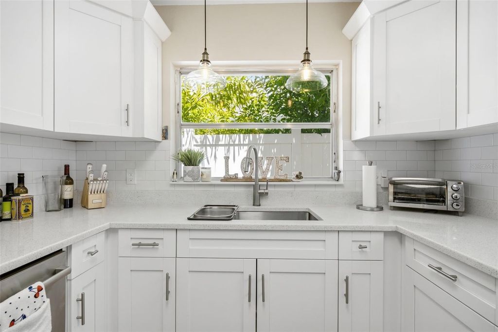 Image 17 of property listing at 1023 GRANADA STREET, Clearwater, FL 33755