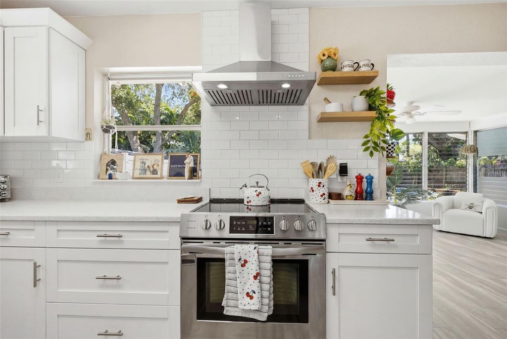 Image 18 of property listing at 1023 GRANADA STREET, Clearwater, FL 33755