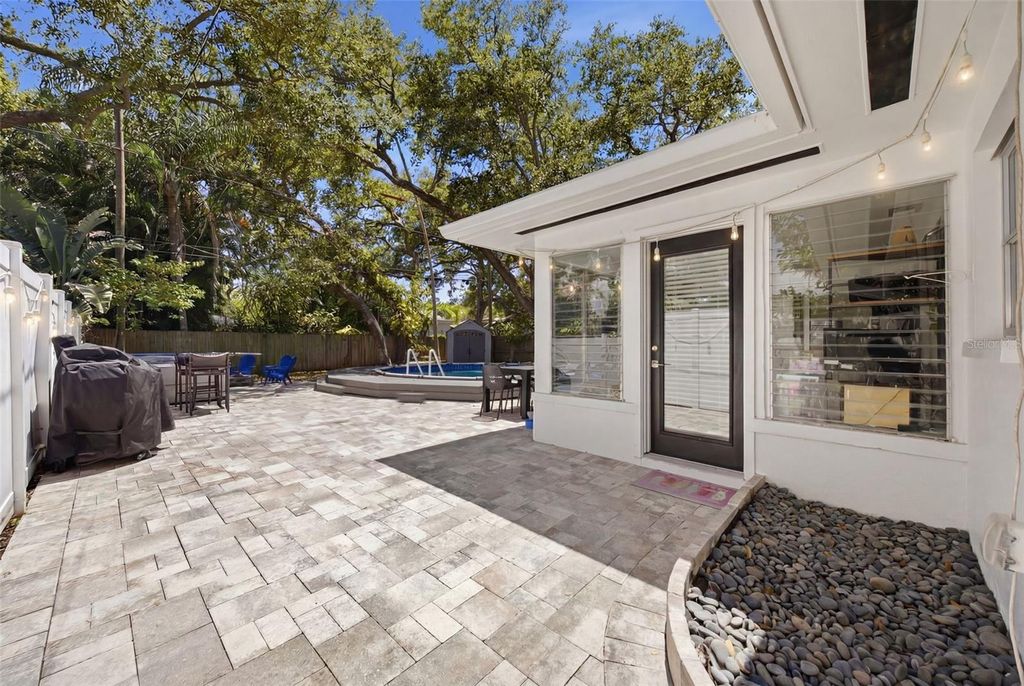 Image 33 of property listing at 1023 GRANADA STREET, Clearwater, FL 33755