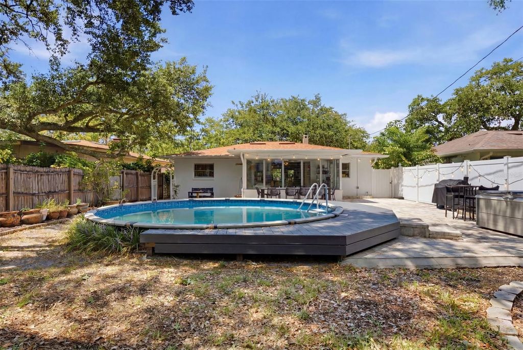 Image 38 of property listing at 1023 GRANADA STREET, Clearwater, FL 33755