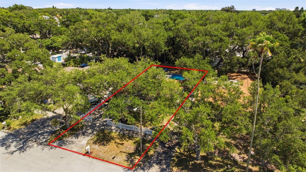 Image 51 of property listing at 1023 GRANADA STREET, Clearwater, FL 33755