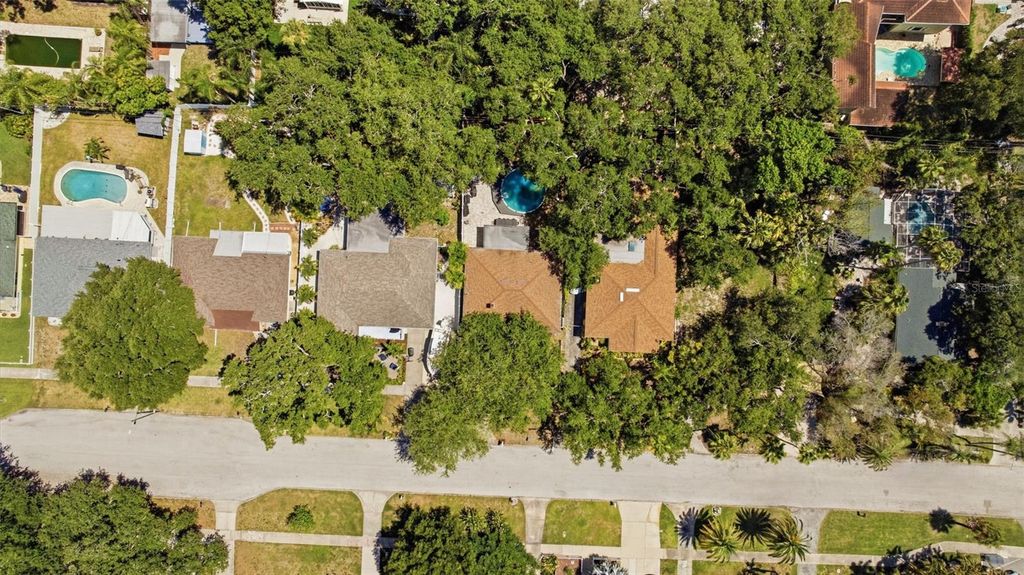 Image 59 of property listing at 1023 GRANADA STREET, Clearwater, FL 33755