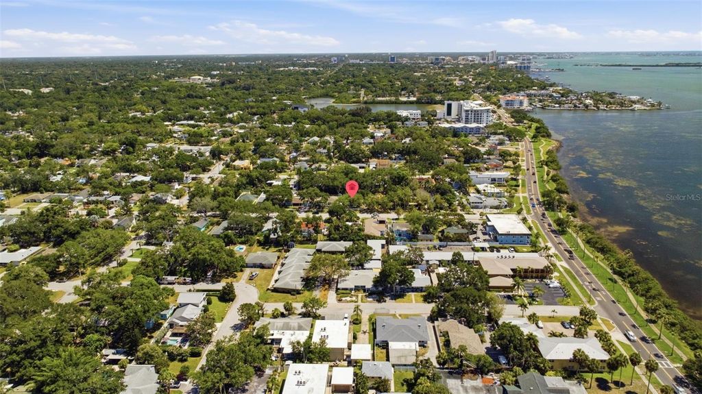 Image 60 of property listing at 1023 GRANADA STREET, Clearwater, FL 33755