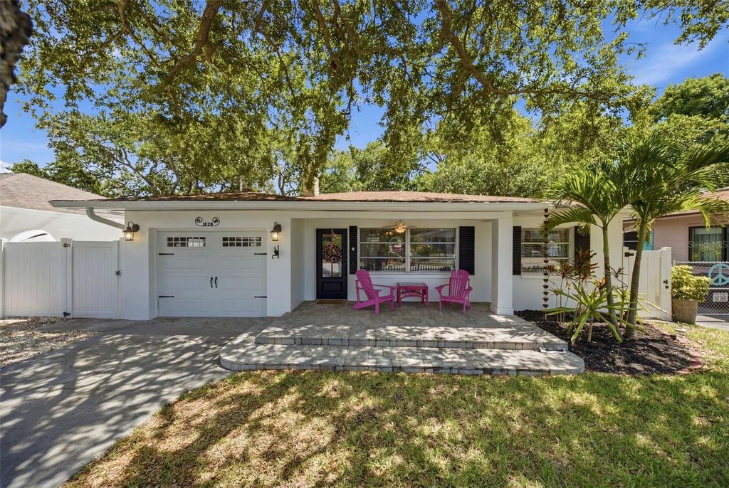 Image 10 of property listing at 1023 GRANADA STREET, Clearwater, FL 33755