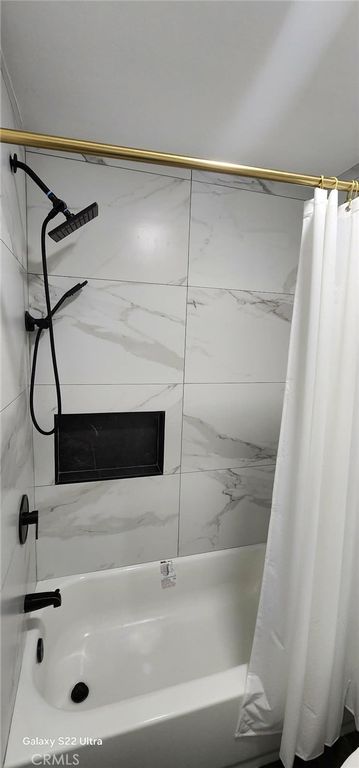 Image 8 of property listing at 1566 Pine Avenue 202A, Long Beach, CA 90813