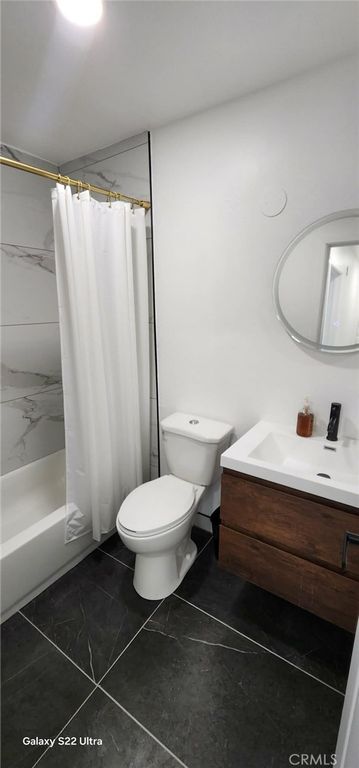 Image 9 of property listing at 1566 Pine Avenue 202A, Long Beach, CA 90813