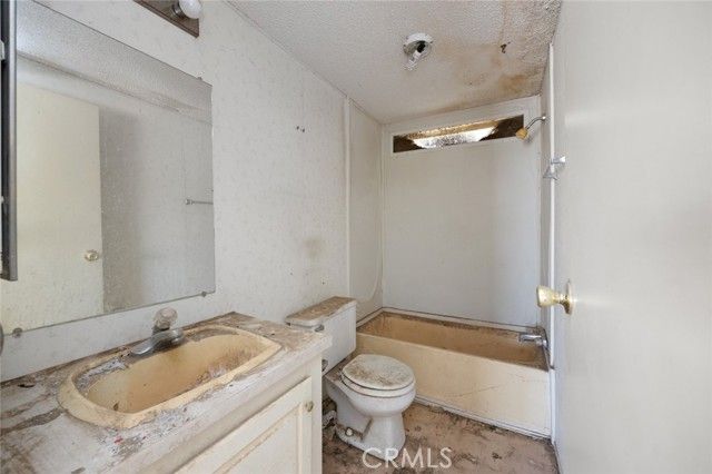 59125 Shayne Lane, Landers, CA 92285