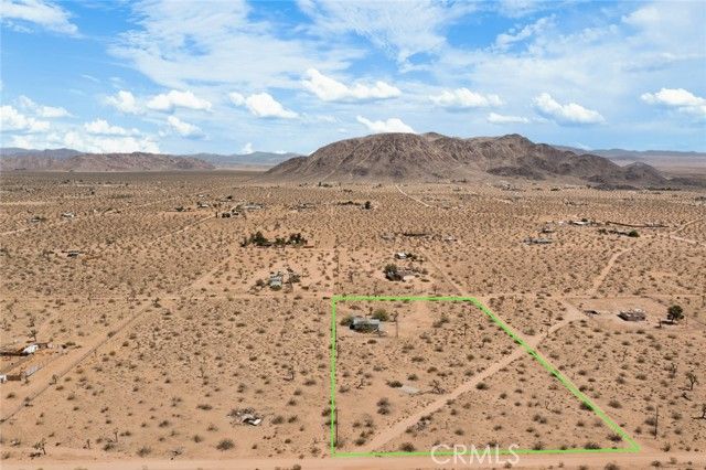 59125 Shayne Lane, Landers, CA 92285