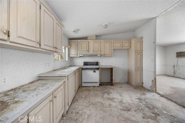 59125 Shayne Lane, Landers, CA 92285