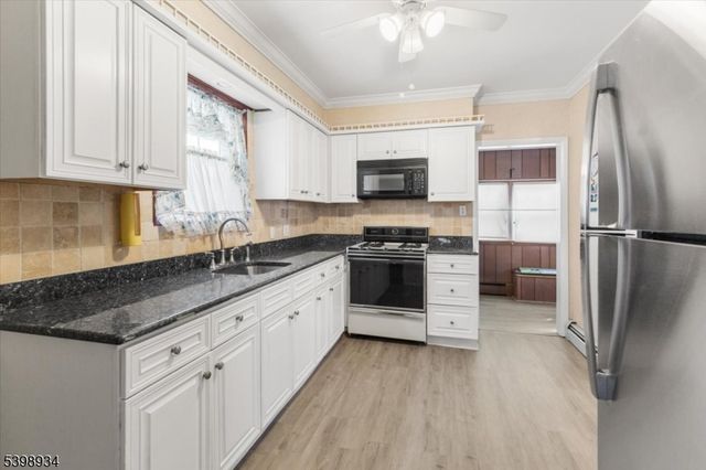 40 Ling St, Woodbridge Twp., NJ 08863