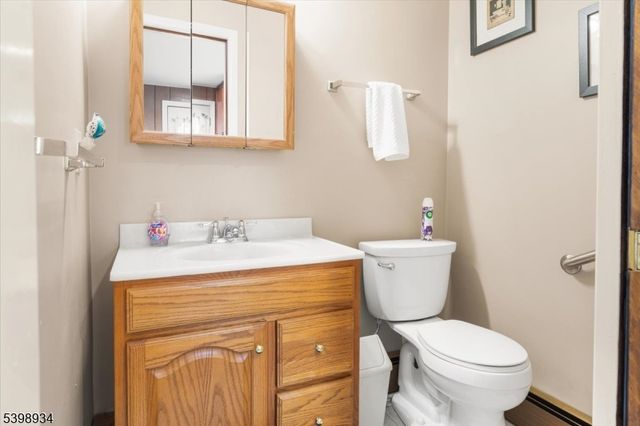 40 Ling St, Woodbridge Twp., NJ 08863