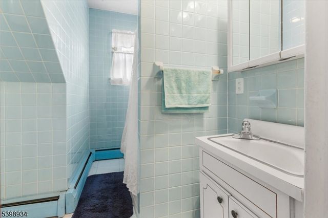 40 Ling St, Woodbridge Twp., NJ 08863