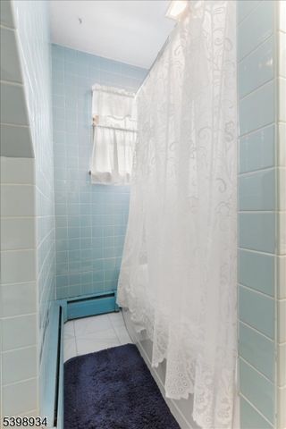 40 Ling St, Woodbridge Twp., NJ 08863