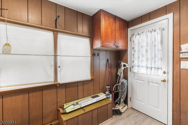 40 Ling St, Woodbridge Twp., NJ 08863