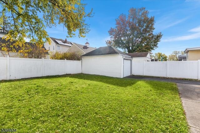 40 Ling St, Woodbridge Twp., NJ 08863