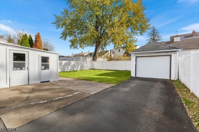 40 Ling St, Woodbridge Twp., NJ 08863