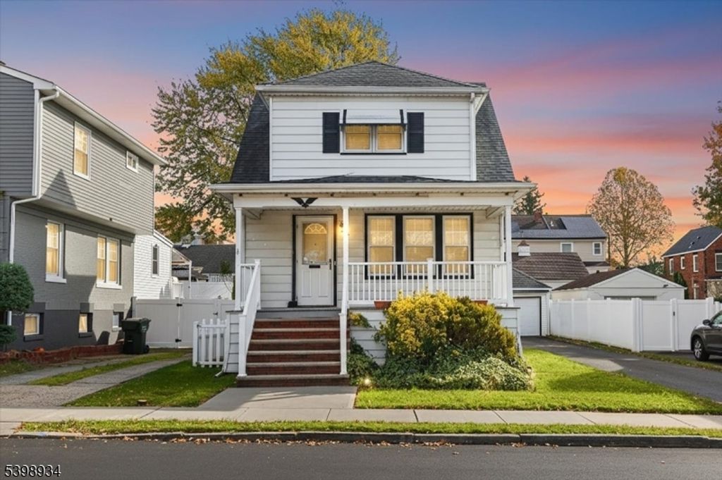 40 Ling St, Woodbridge Twp., NJ 08863