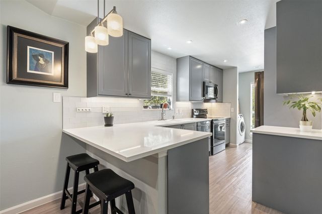 2450 Wickersham LN 302, Austin, TX 78741