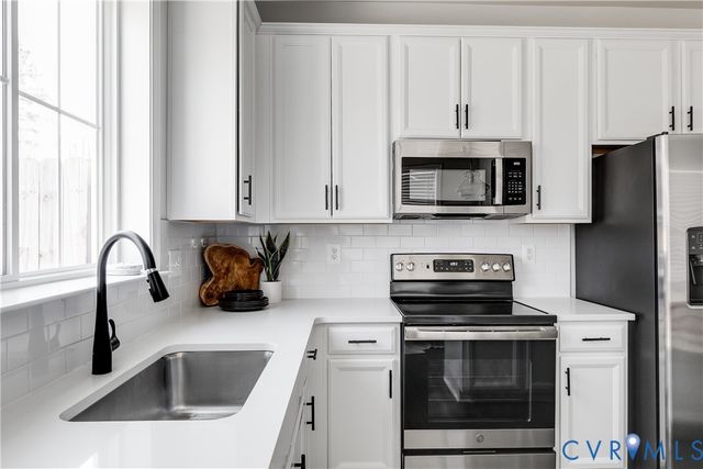 651 McCormick Farm Dr, Glen Allen, VA 23060