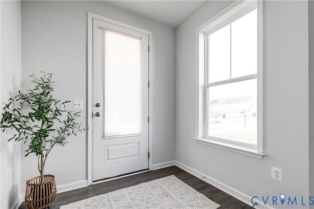 651 McCormick Farm Dr, Glen Allen, VA 23060