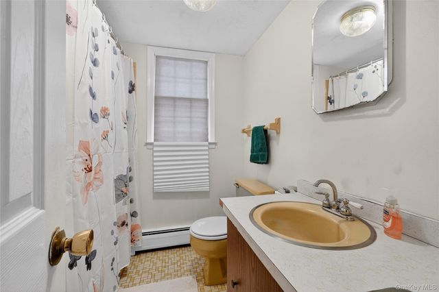 4 Lois Lane, Monsey, NY 10952