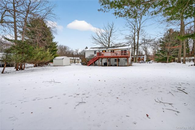 4 Lois Lane, Monsey, NY 10952