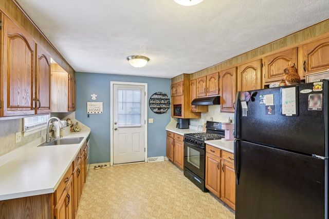 24 Oberlin Rd, Brockton, MA 02302