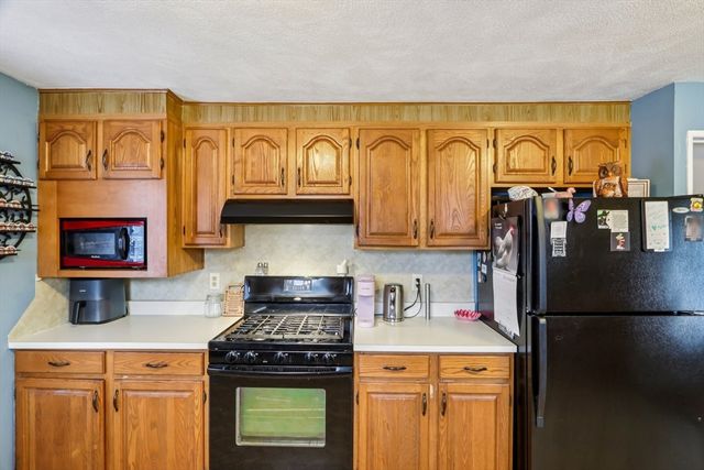 24 Oberlin Rd, Brockton, MA 02302