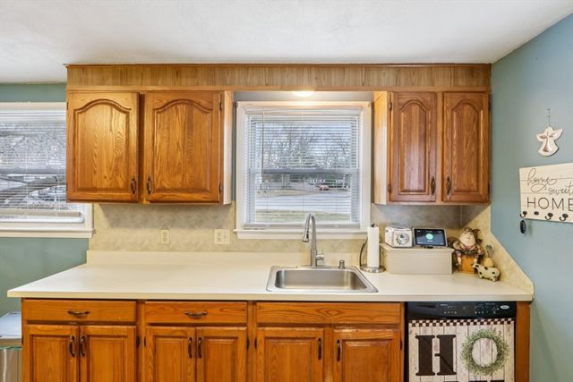 24 Oberlin Rd, Brockton, MA 02302