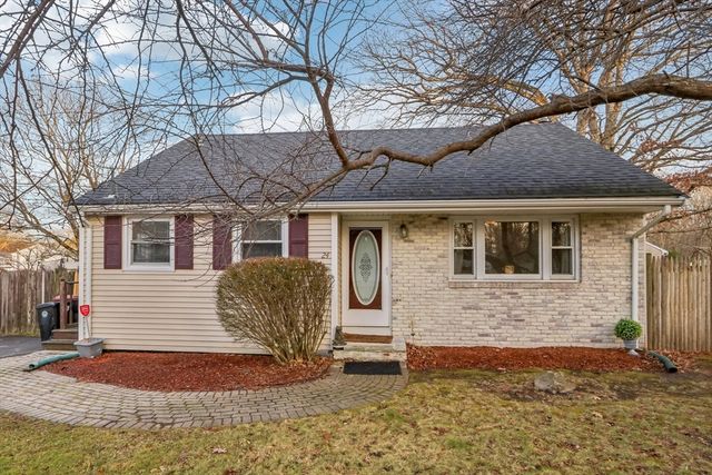 24 Oberlin Rd, Brockton, MA 02302