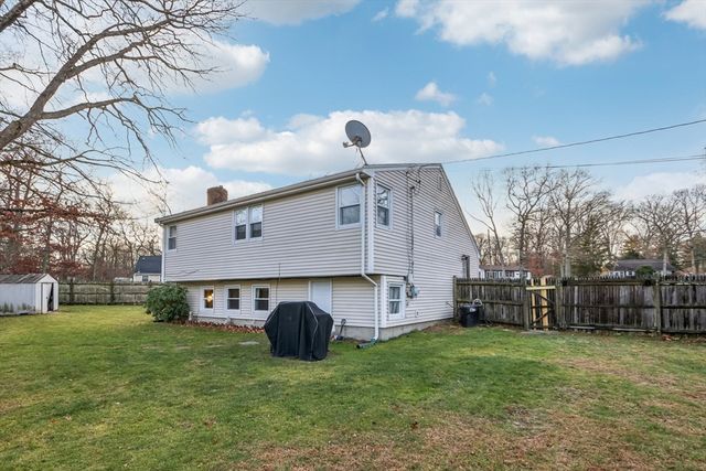 24 Oberlin Rd, Brockton, MA 02302