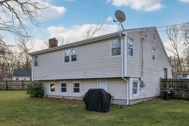 24 Oberlin Rd, Brockton, MA 02302