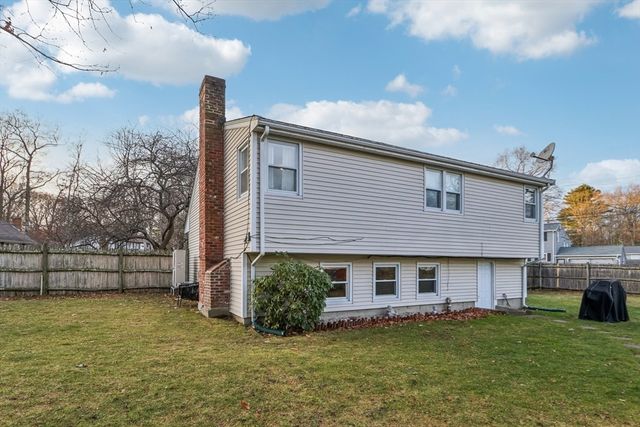 24 Oberlin Rd, Brockton, MA 02302