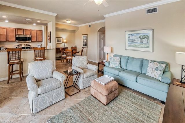 9735 Acqua CT 622, Naples, FL 34113