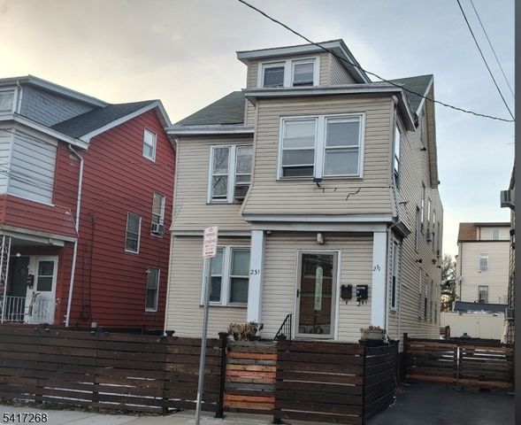 231 Wainwright St, Newark City, NJ 07112