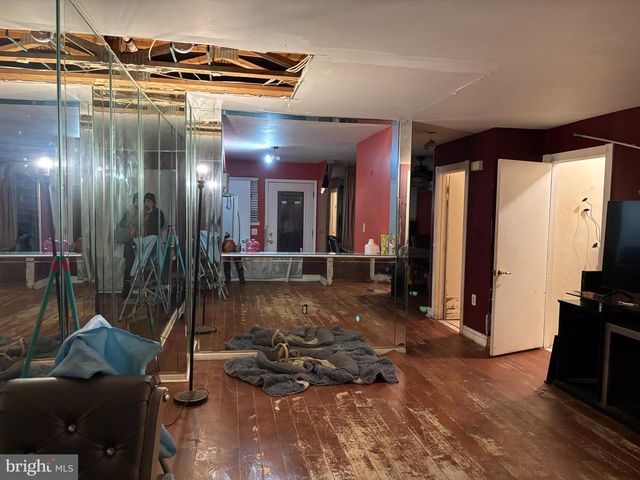 1247 CAMBRIDGE CT, Philadelphia, PA 19123