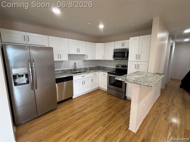 15140 Seagull Drive, Sterling Heights, MI 48313